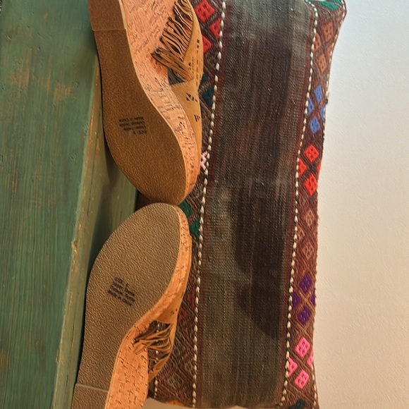 Olivia Miller Fringe Wedge Heels - Picture 4 of 4